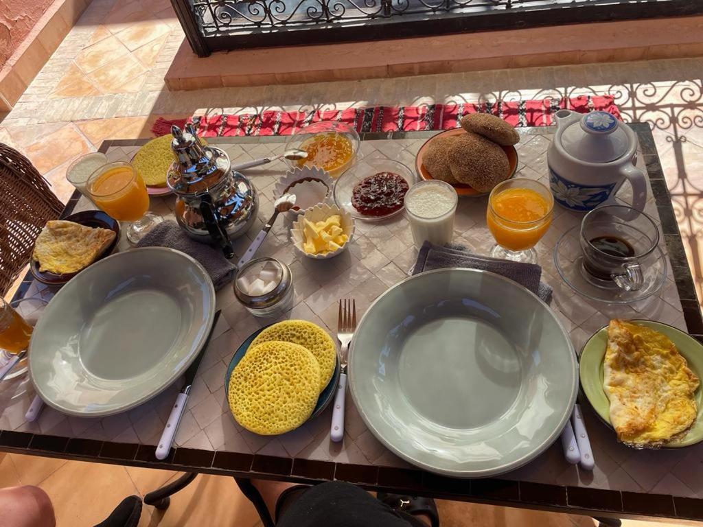 Riad Privatise Jusqu A 5 Personnes A 5 Minutes Place Jemma El Fna Loue Avec Menage Et Petit Dejeuner Compris Marrakesh Extérieur photo